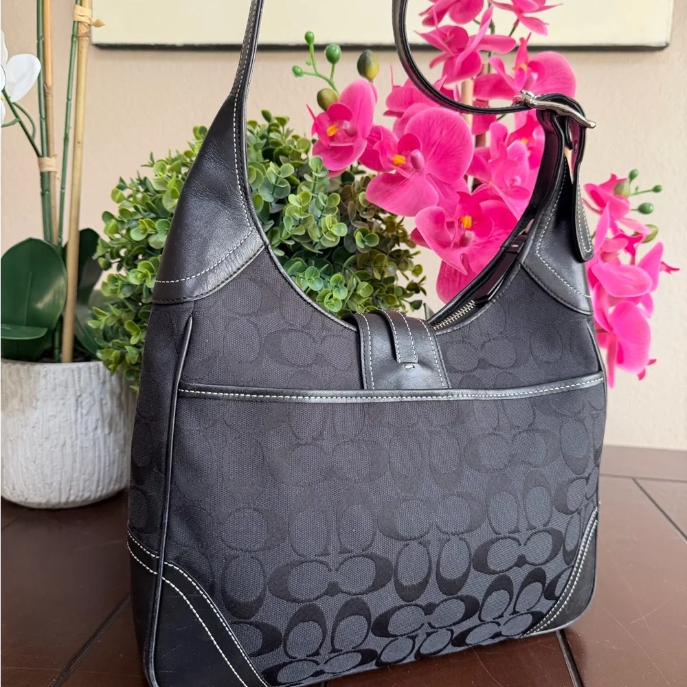 Coach black Hobo silver metal Excellent Condition - Picture 3 of 16
